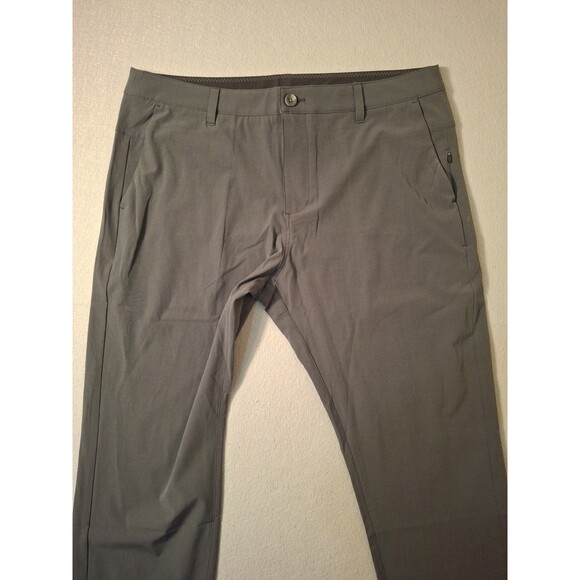 Vuori Aim Pant Men 36x29 Charcoal Chino Performance Stretch Golf Travel Athletic - Picture 2 of 11